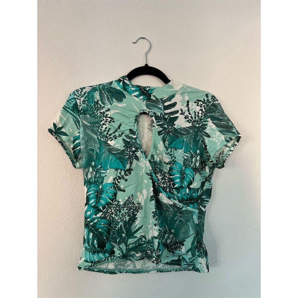 GUESS Women's Keyhole Top Blouse Jungle Print Size L Multicolor